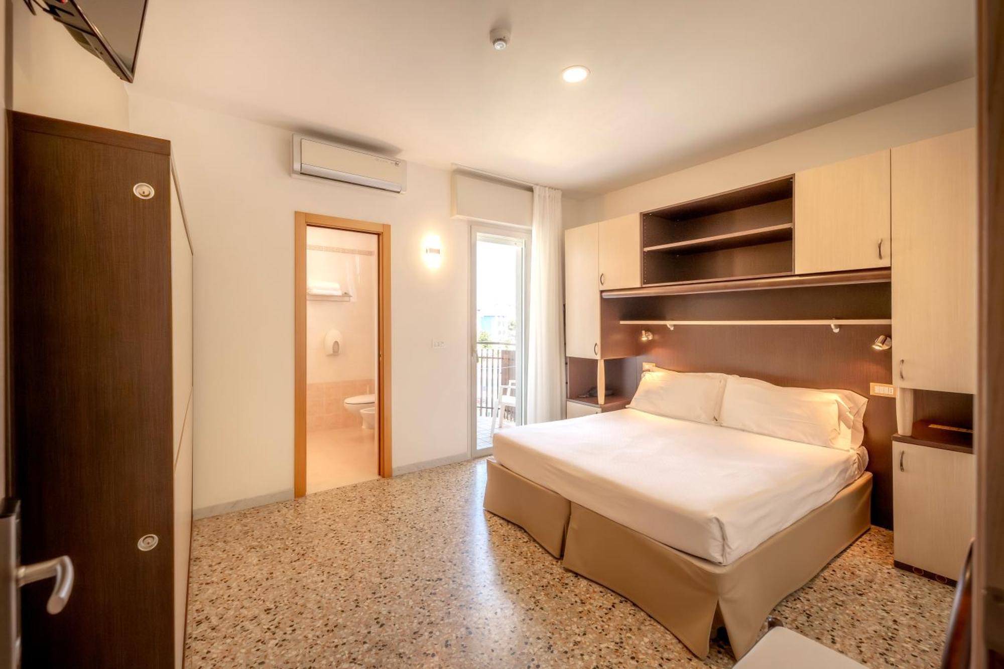 Hotel Atenea Caorle Buitenkant foto