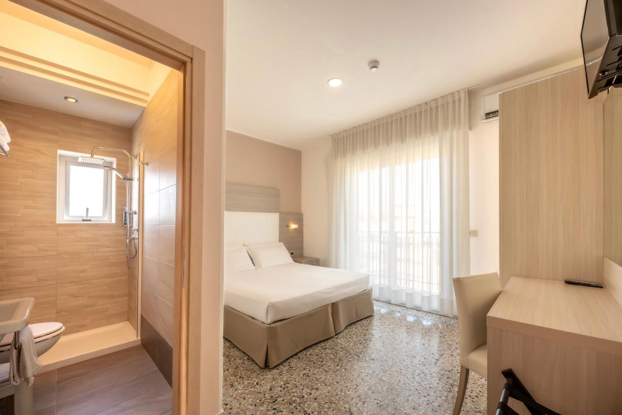 Hotel Atenea Caorle Buitenkant foto