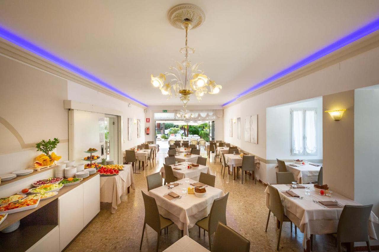 Hotel Atenea Caorle Buitenkant foto